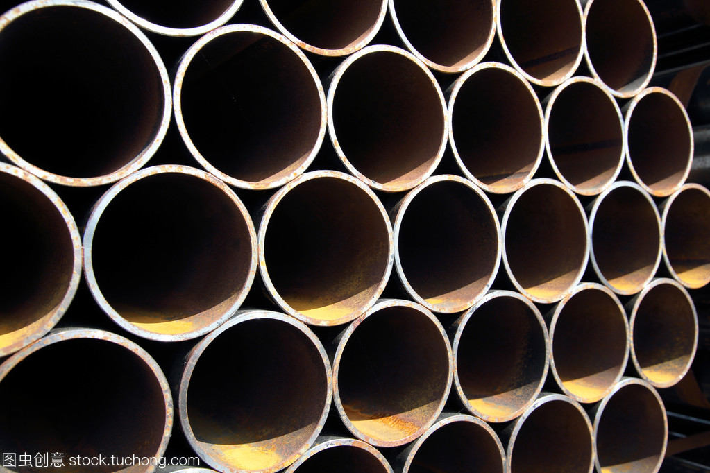 堆棧的鋼管 工業(yè)美學(xué)與高效存儲的藝術(shù)